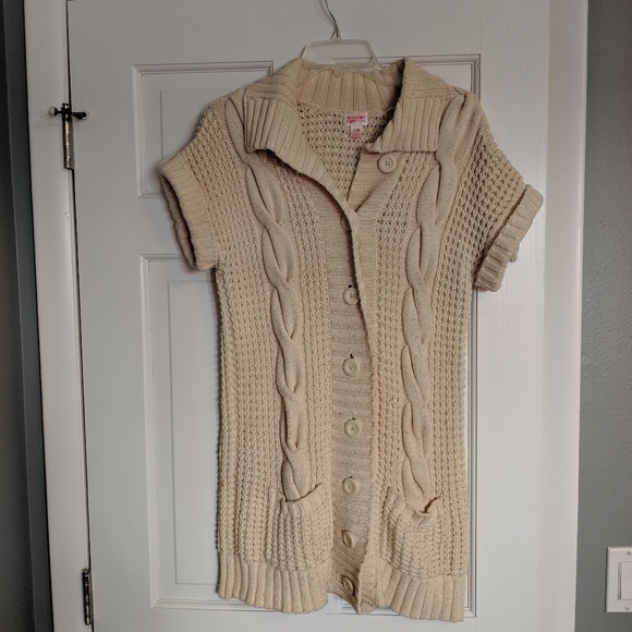Short sleeved, button up sweater - Picture 1 of 4
